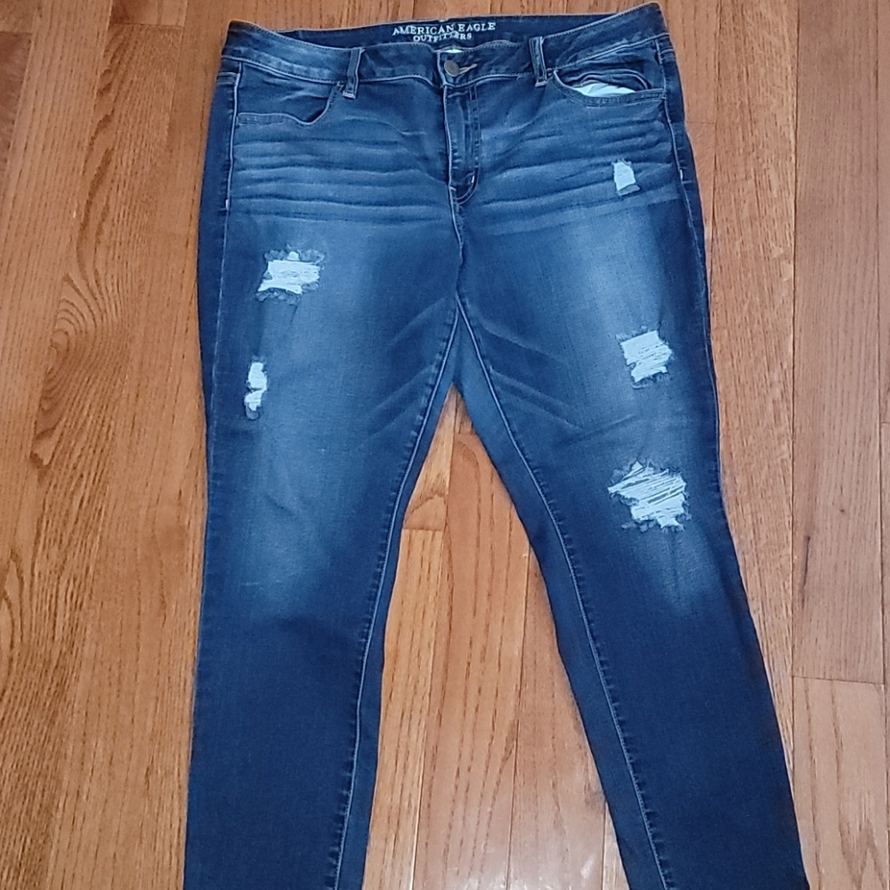 American eagle distressed jeggings 18 short